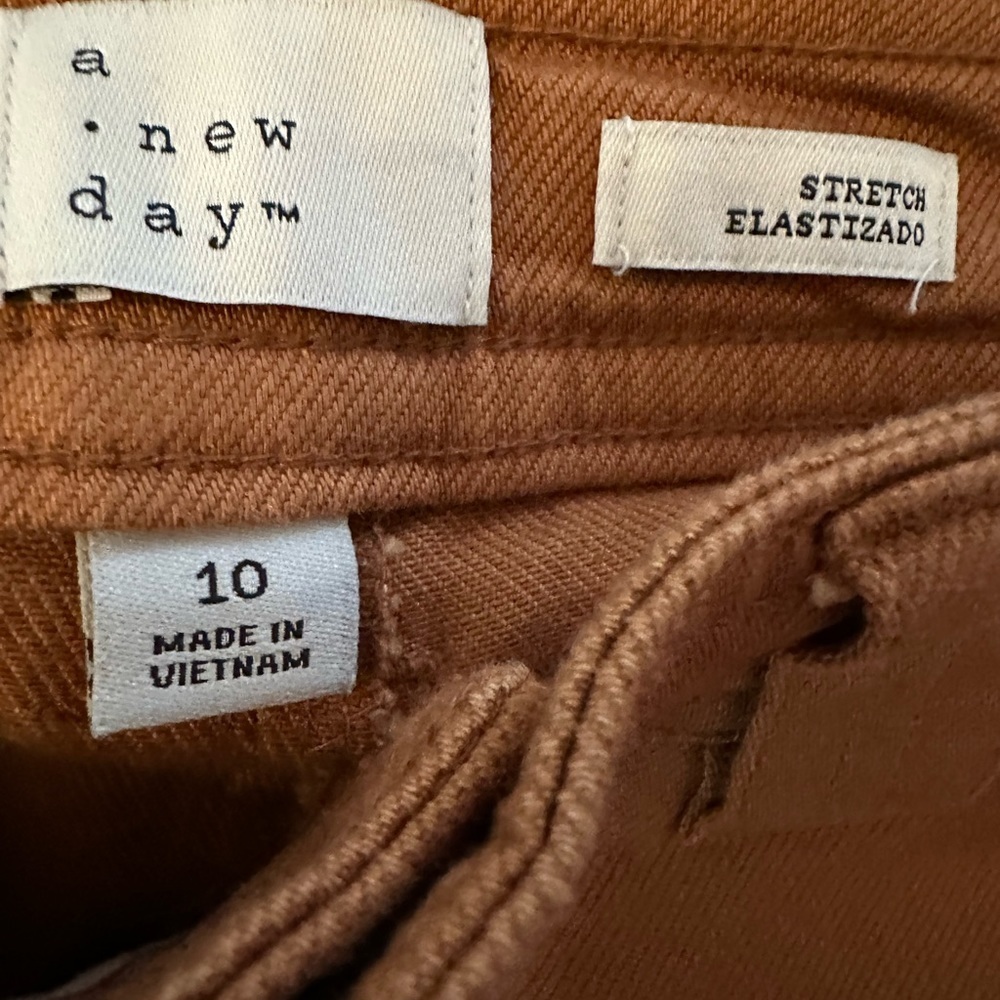EUC A New Day Jeans - Picture 3 of 3